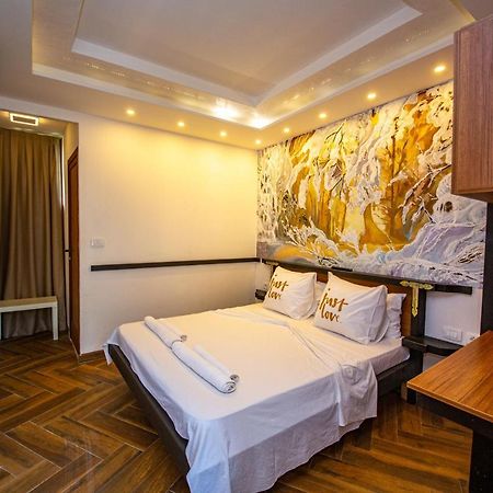 Hotel Legjenda Shkoder Bagian luar foto