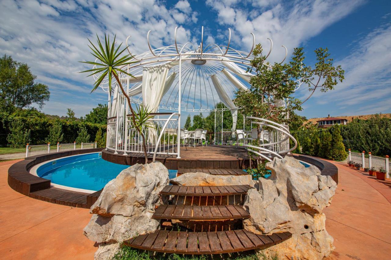 Hotel Legjenda Shkoder Bagian luar foto