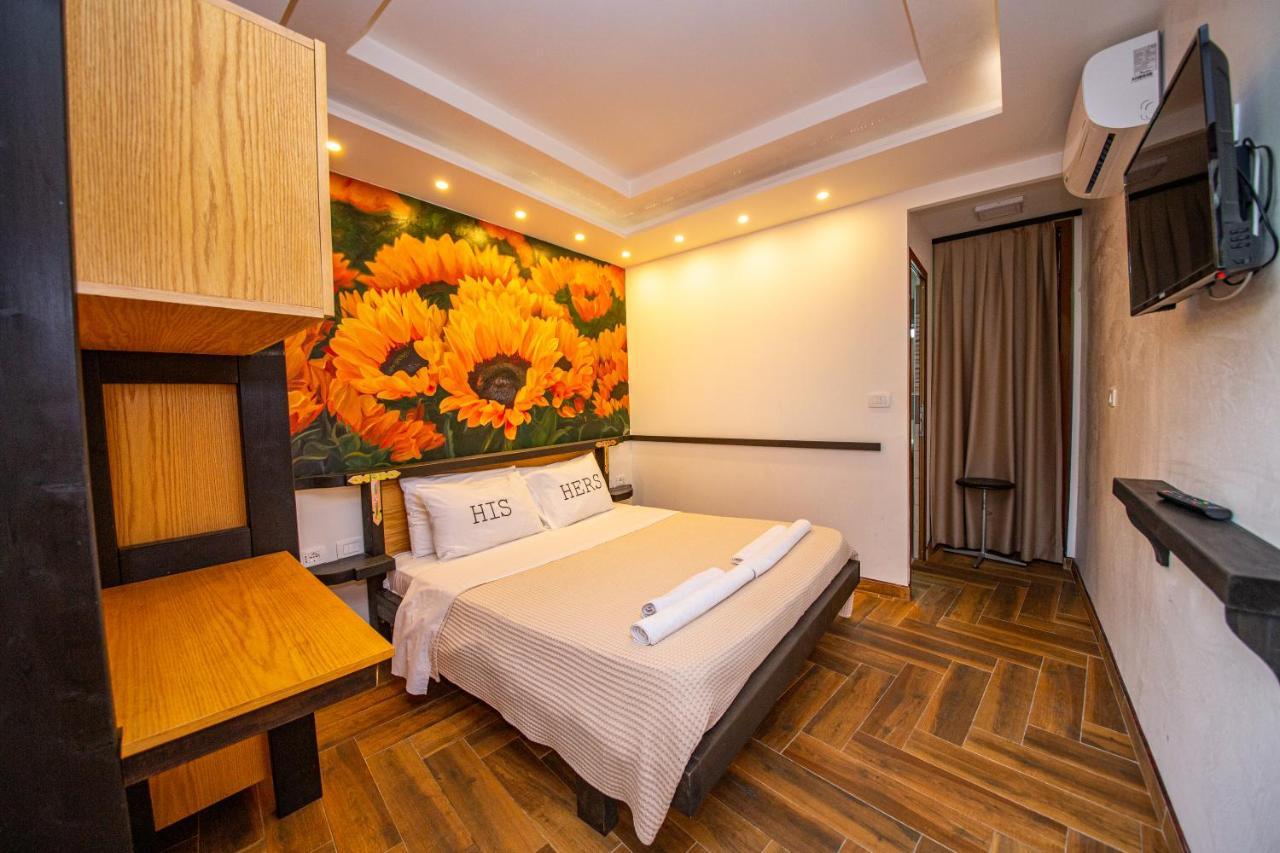 Hotel Legjenda Shkoder Bagian luar foto