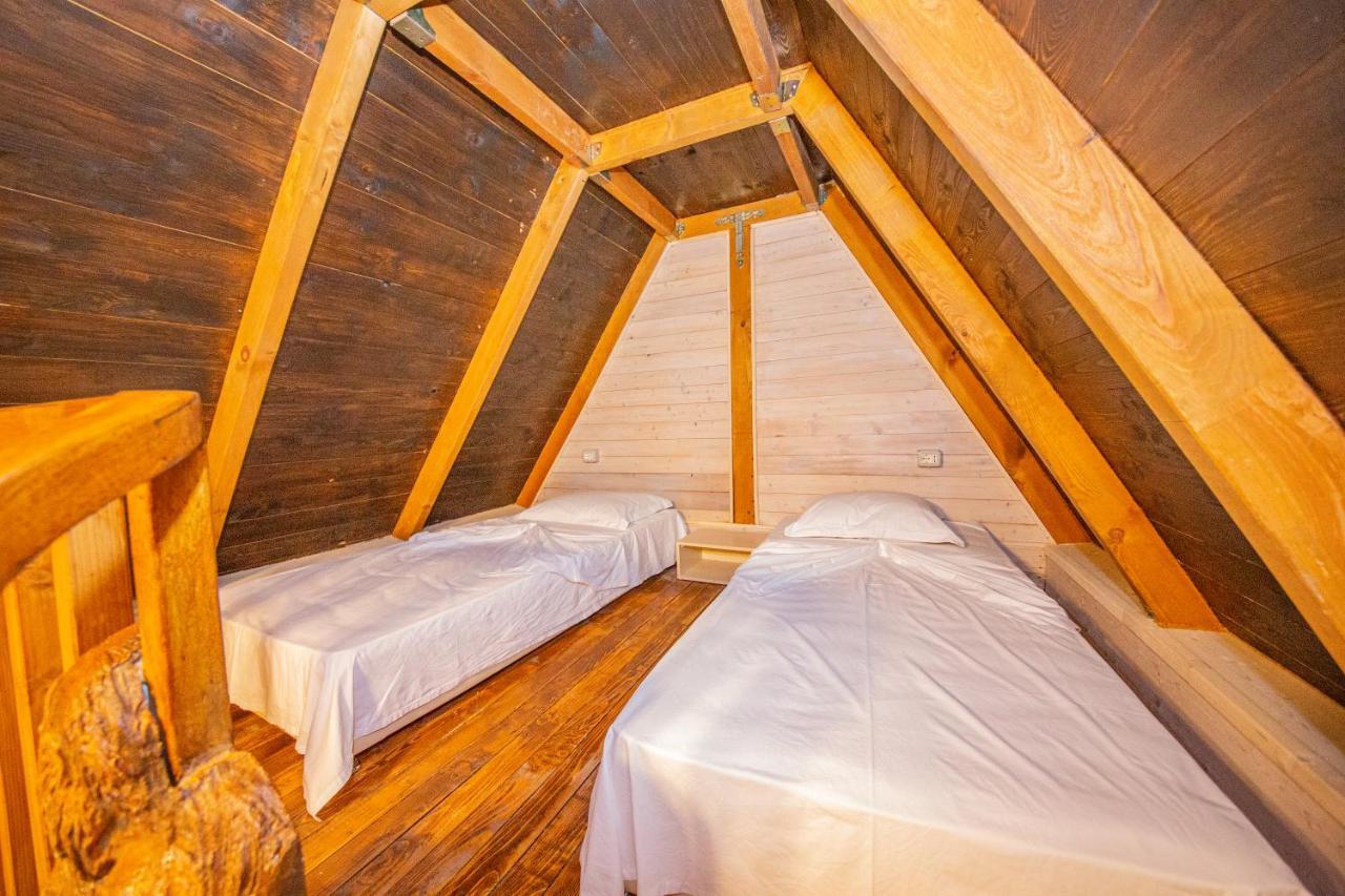 Hotel Legjenda Shkoder Bagian luar foto