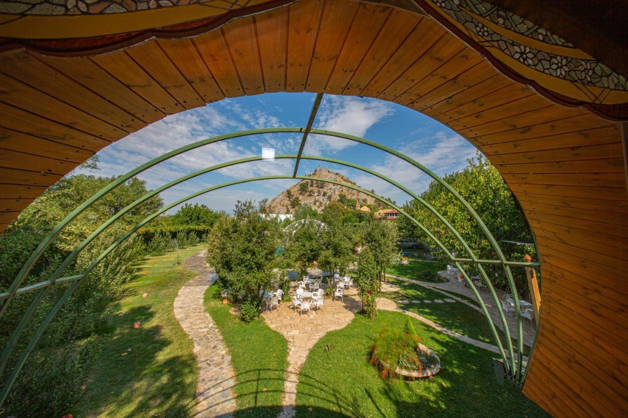 Hotel Legjenda Shkoder Bagian luar foto