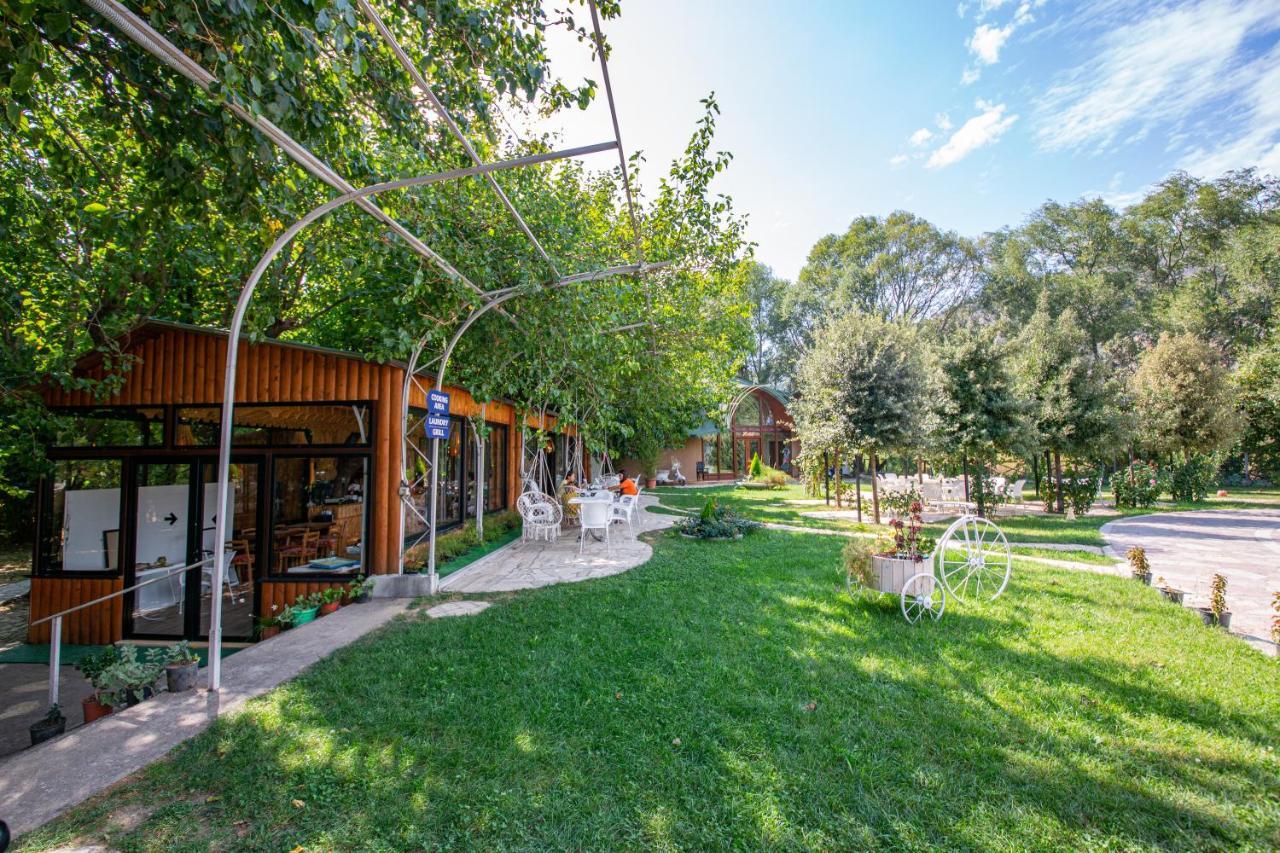 Hotel Legjenda Shkoder Bagian luar foto