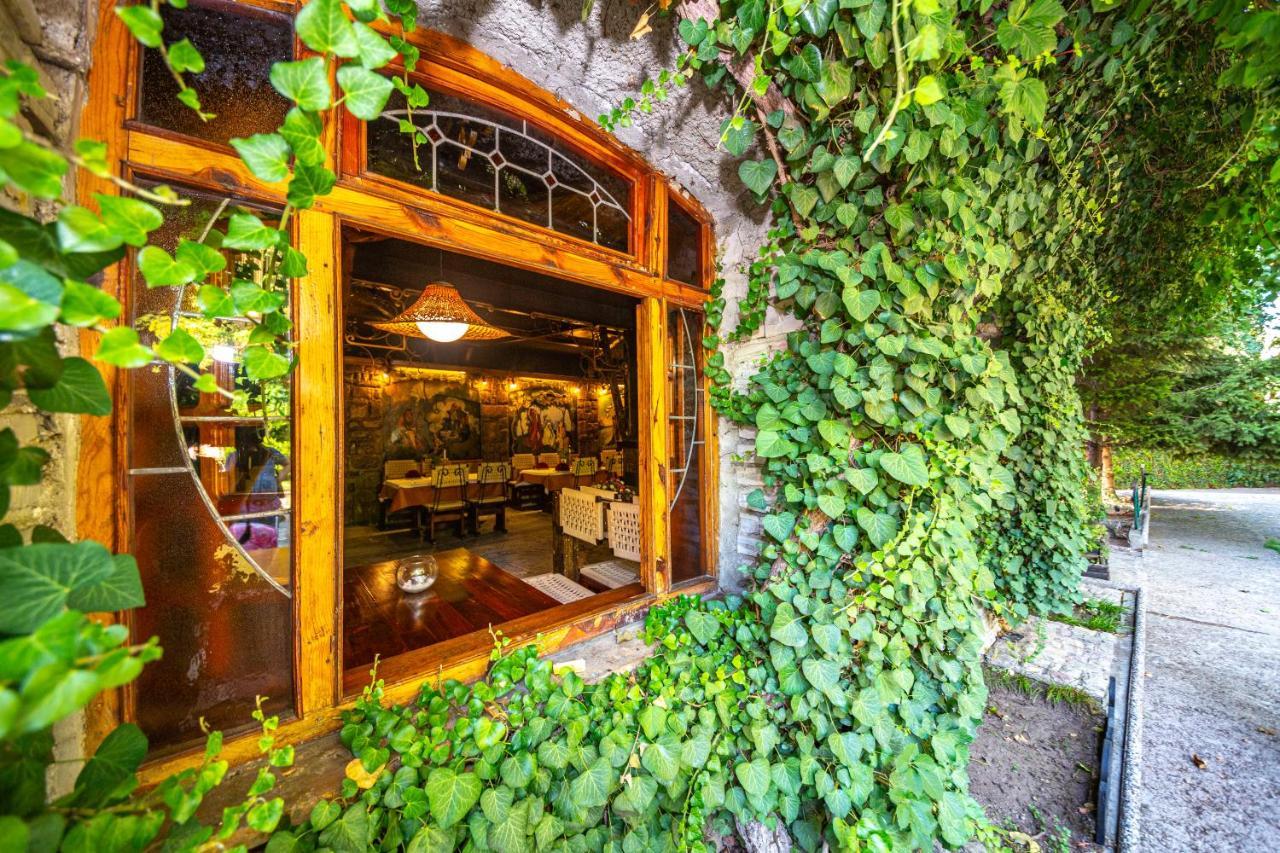 Hotel Legjenda Shkoder Bagian luar foto