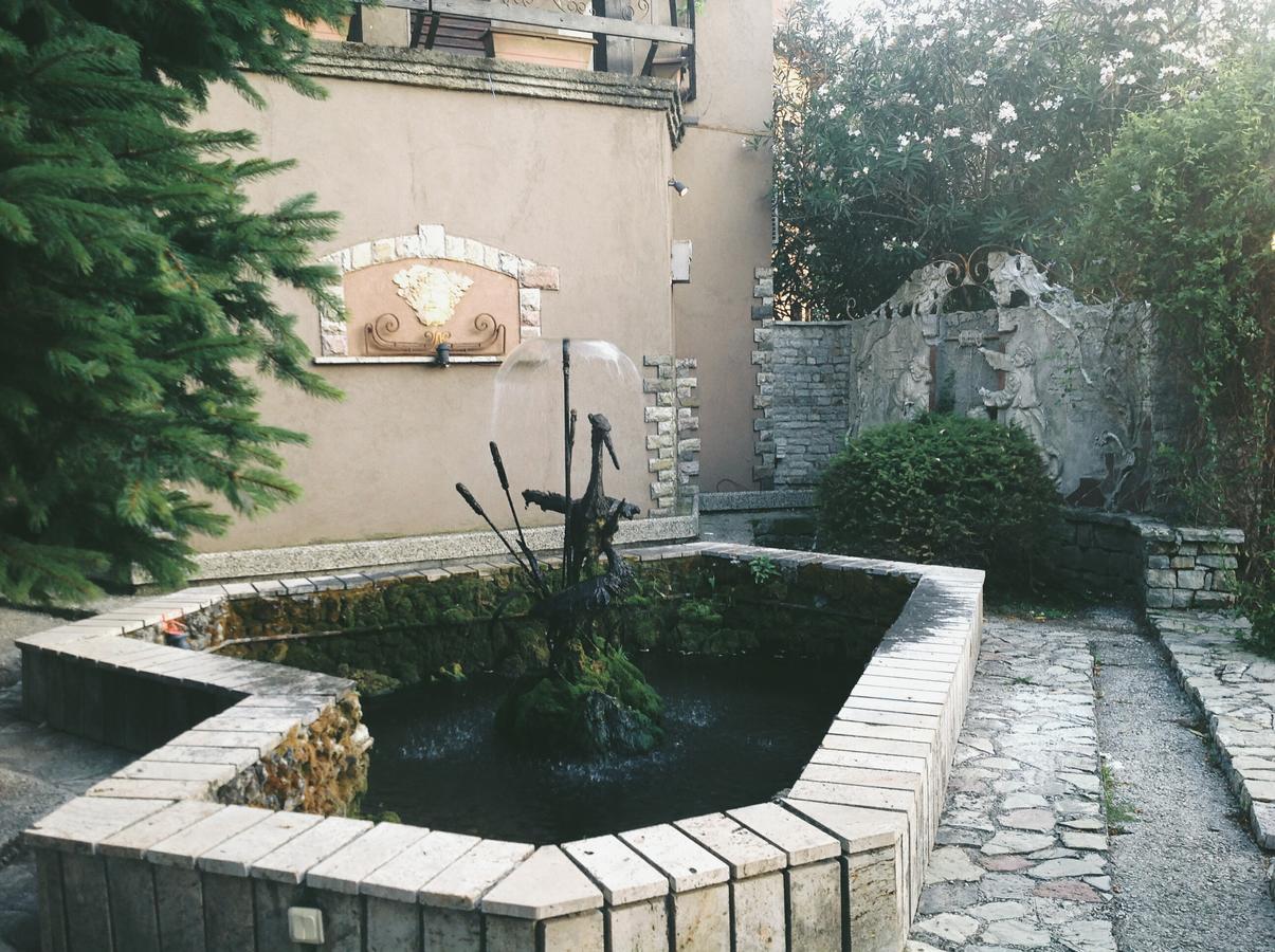 Hotel Legjenda Shkoder Bagian luar foto