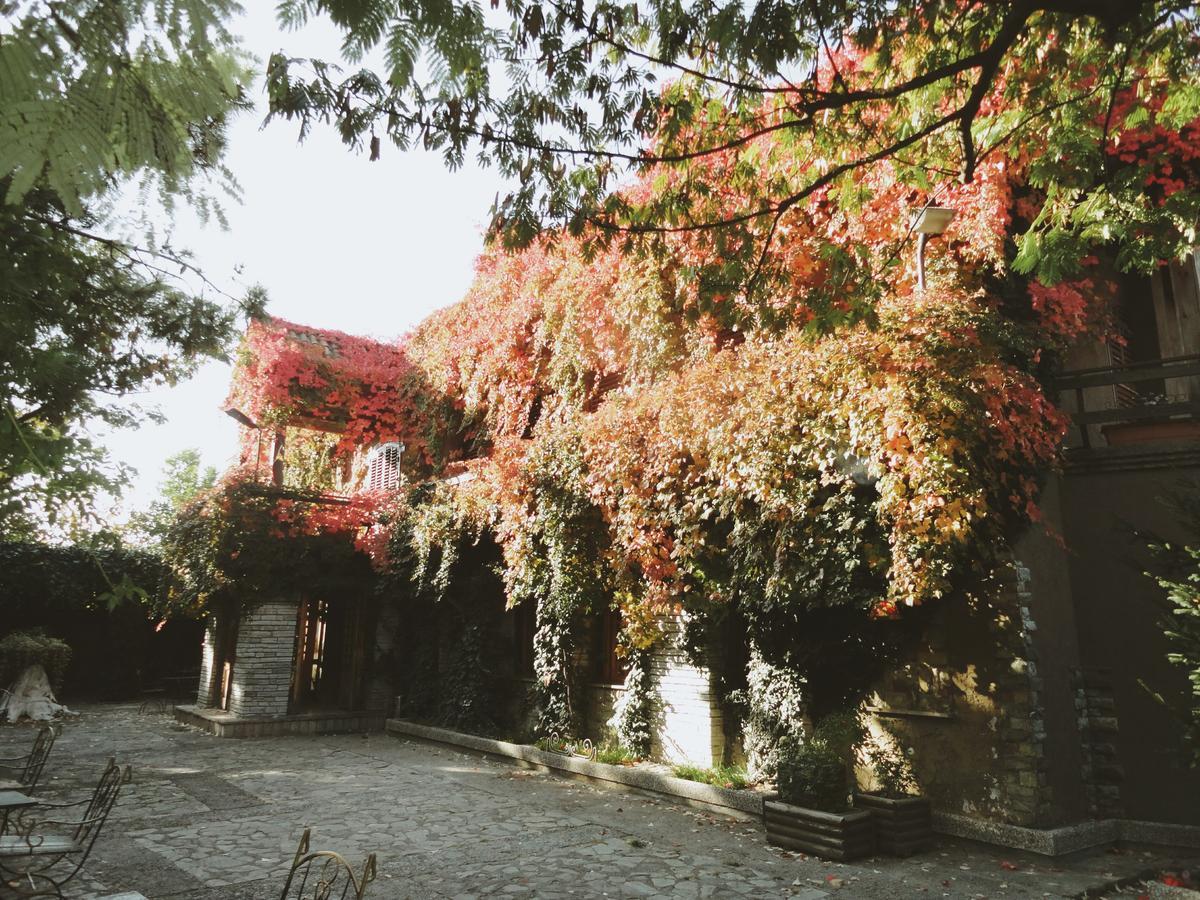 Hotel Legjenda Shkoder Bagian luar foto